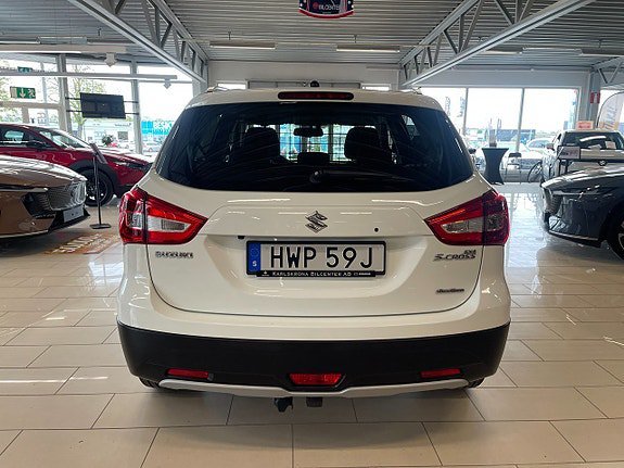 Vehicle Image 9