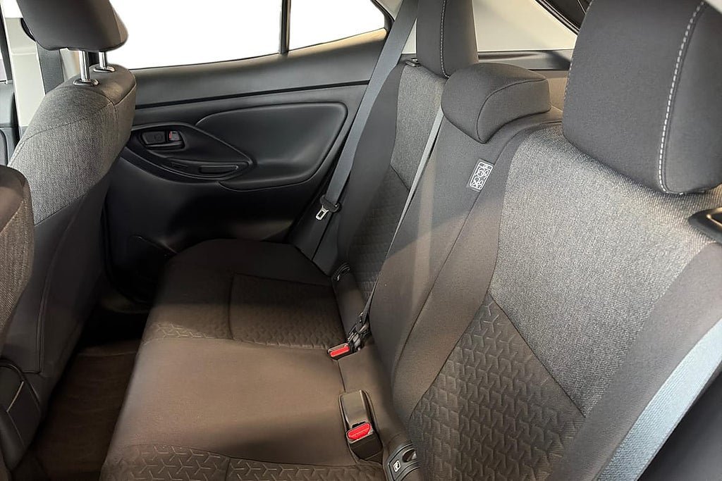 Vehicle Image 15