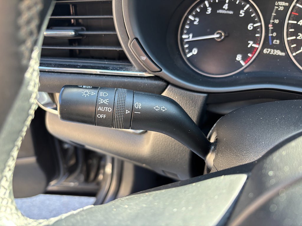 Vehicle Image 25