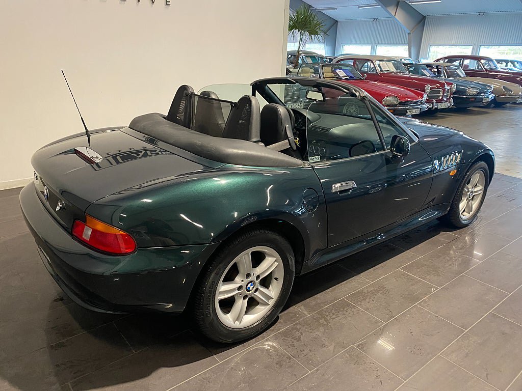 Vehicle Image 8