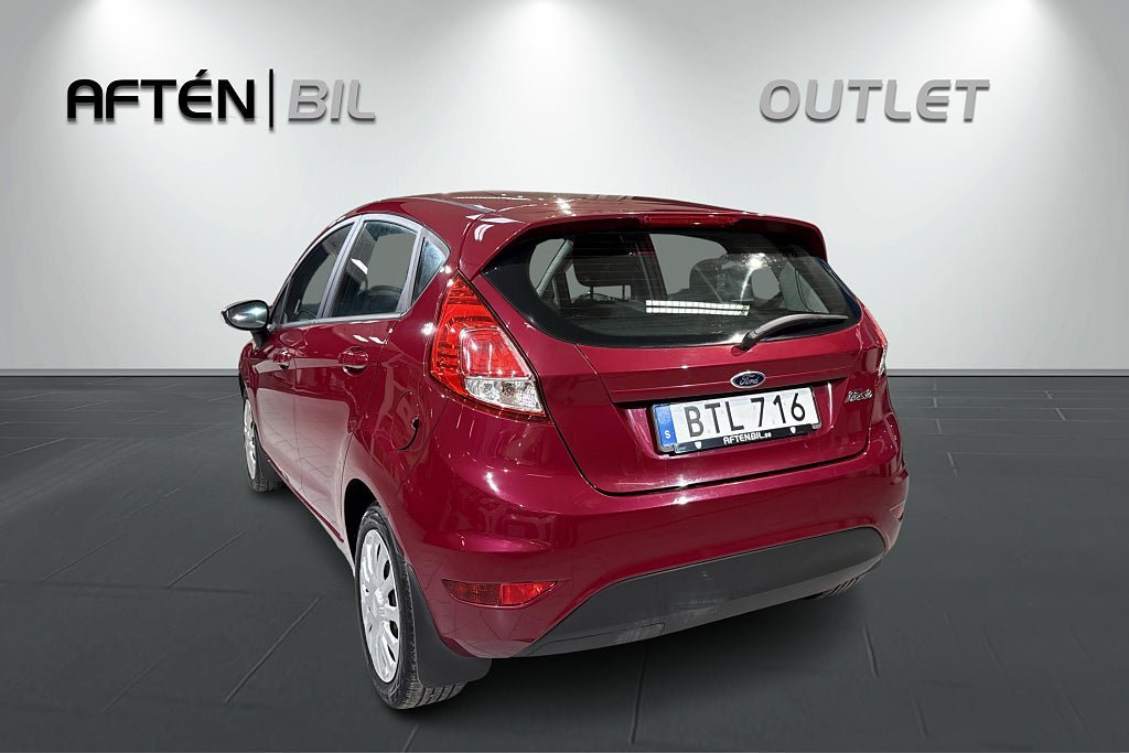 Vehicle Image 9