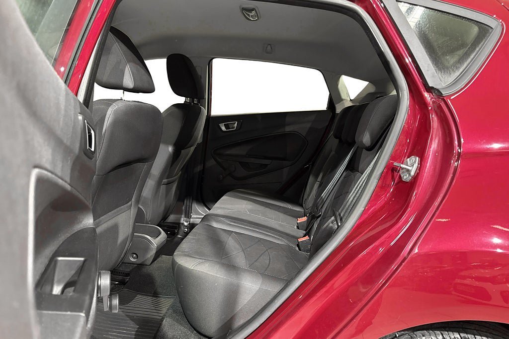 Vehicle Image 15