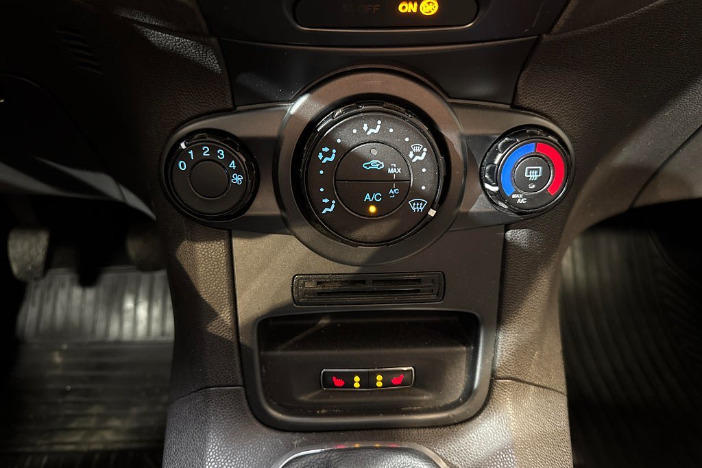 Vehicle Image 24