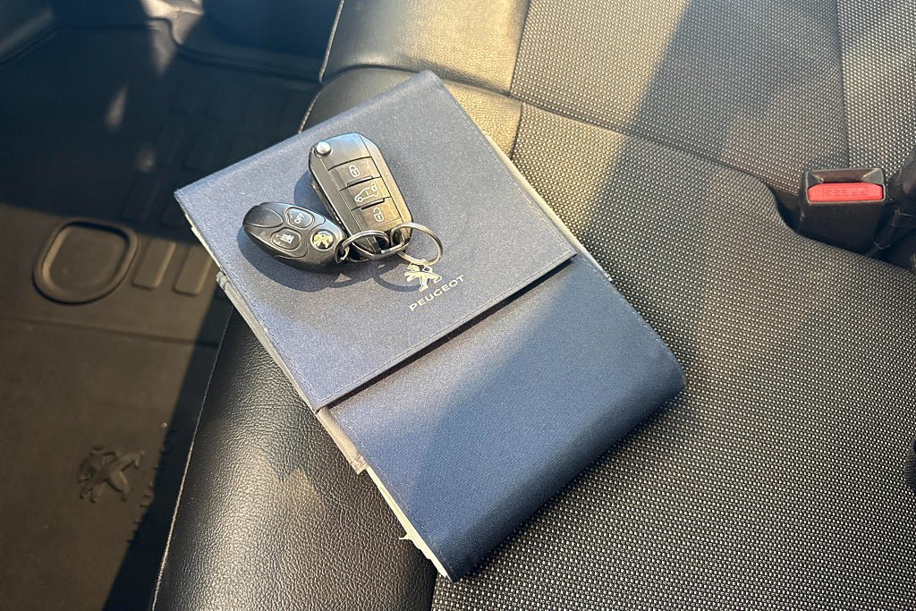 Vehicle Image 25