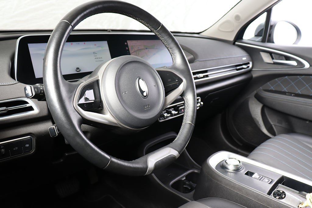 Vehicle Image 6