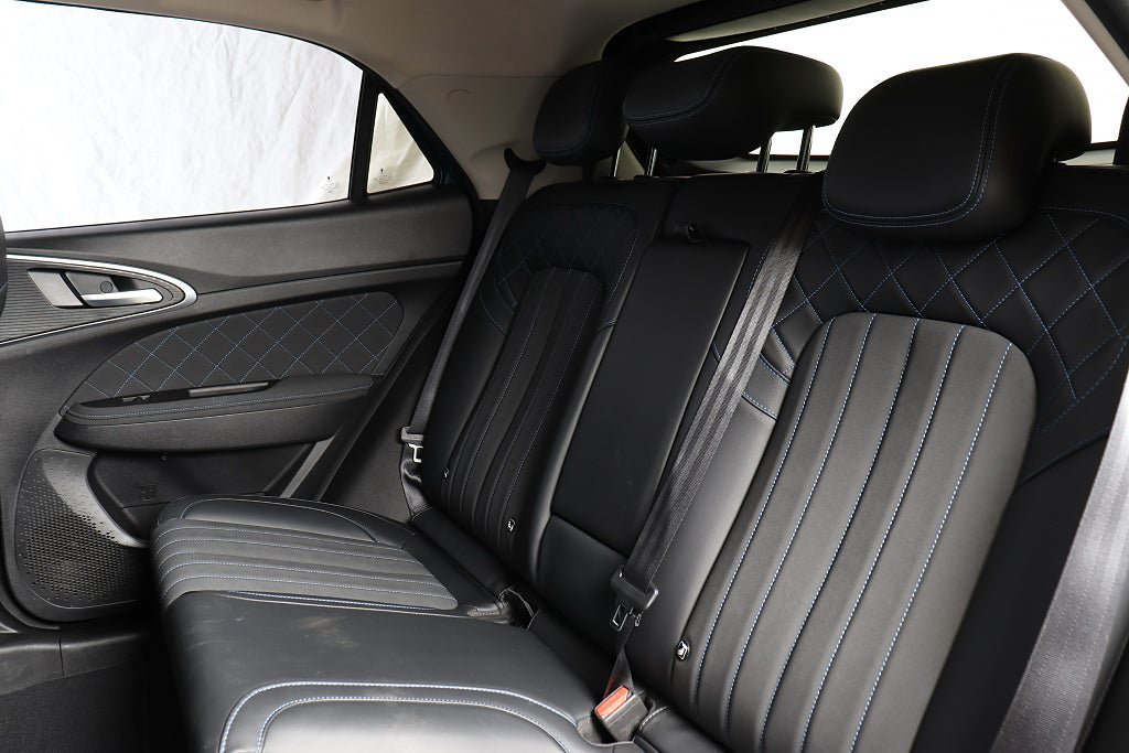 Vehicle Image 9
