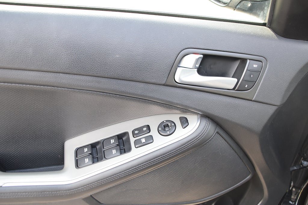 Vehicle Image 16