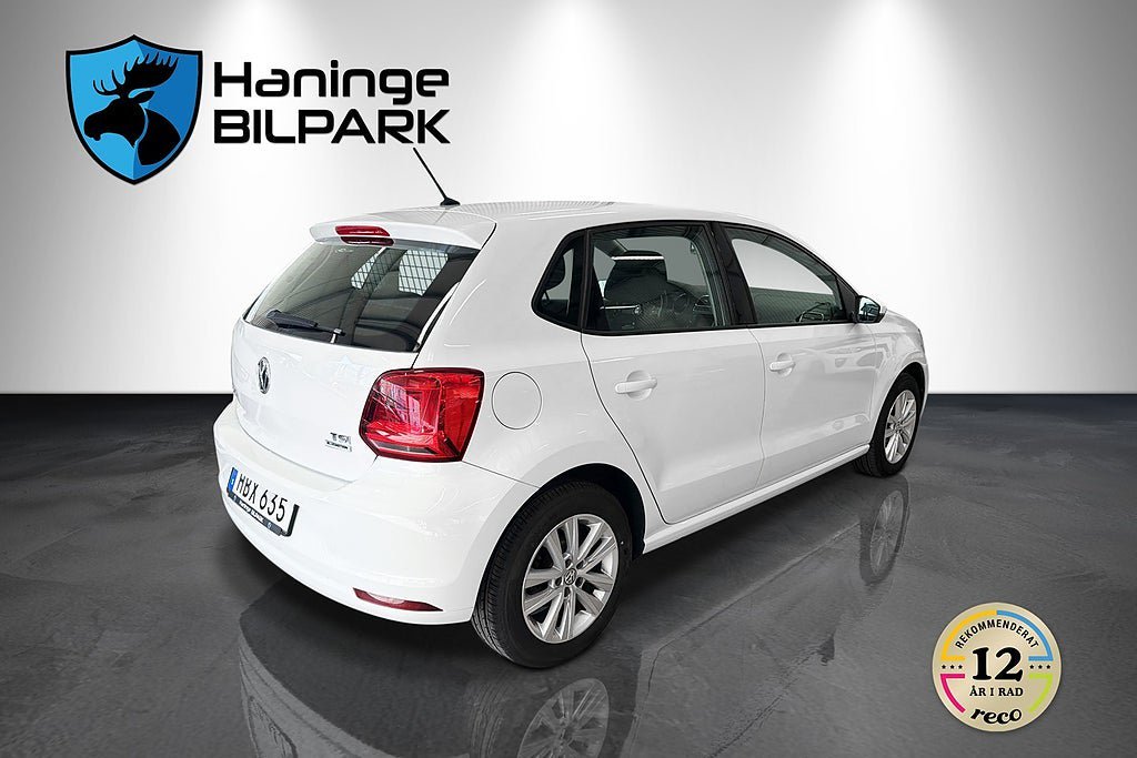 Vehicle Image 6