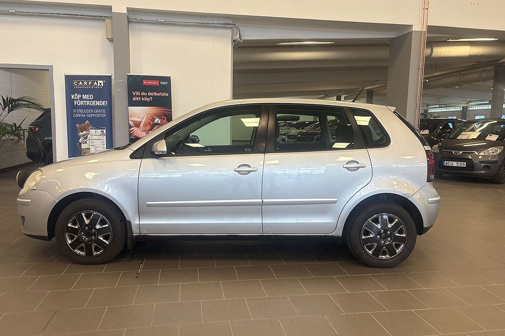 Vehicle Image 9
