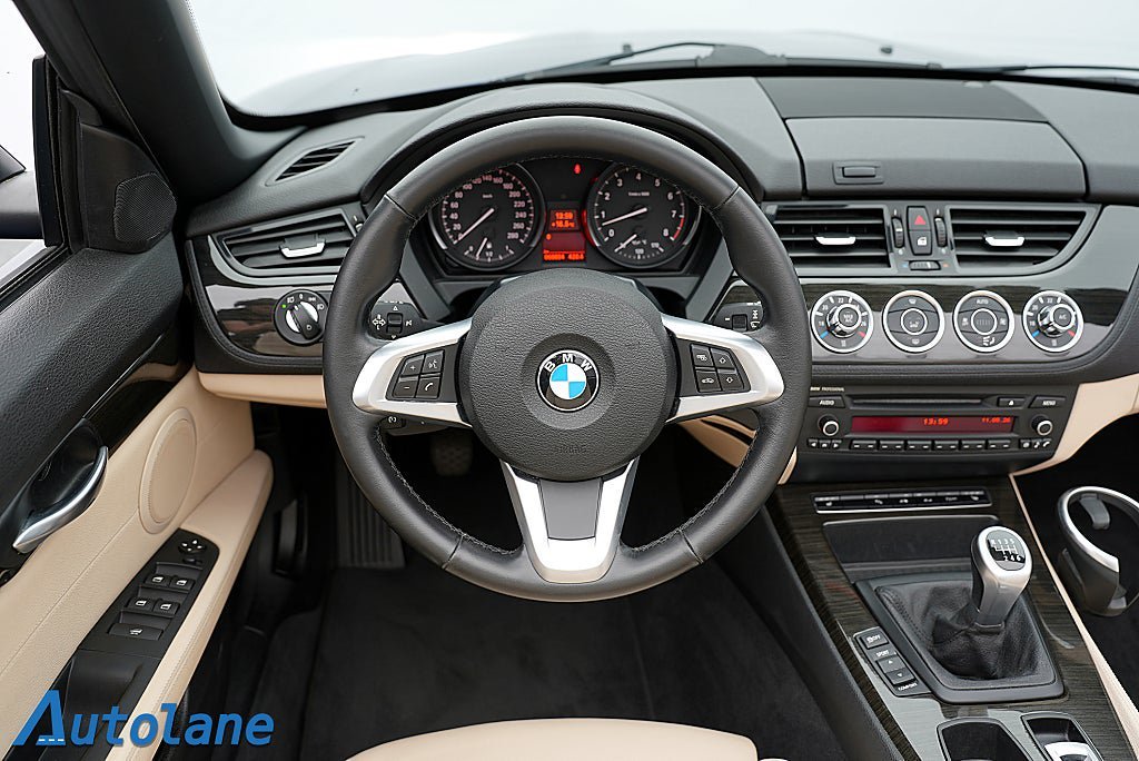 Vehicle Image 21
