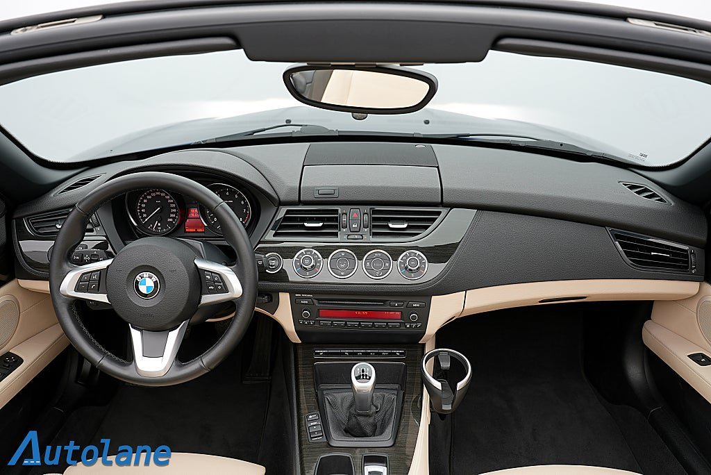 Vehicle Image 23
