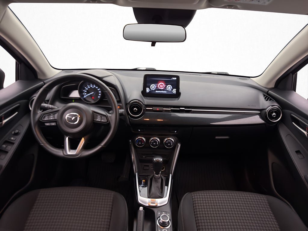 Vehicle Image 12