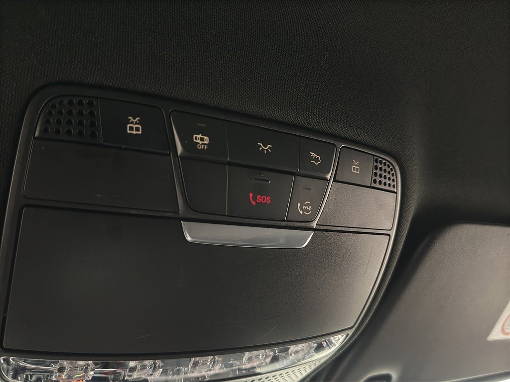 Vehicle Image 32