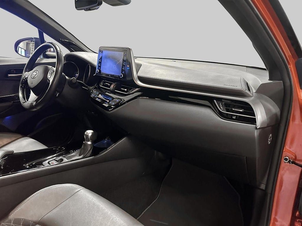 Vehicle Image 9