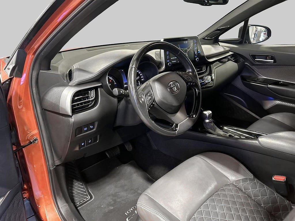 Vehicle Image 13