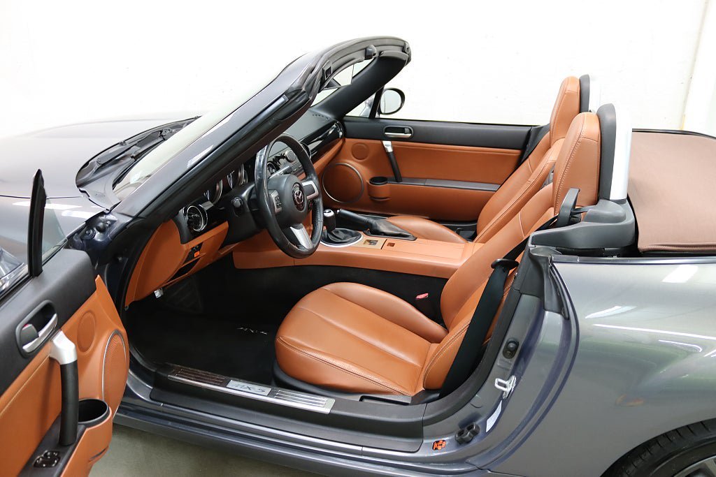 Vehicle Image 10
