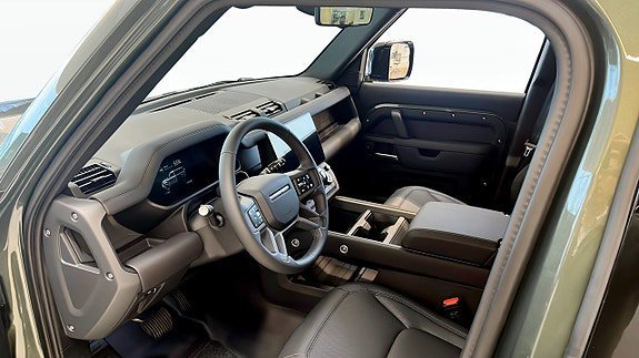 Vehicle Image 12