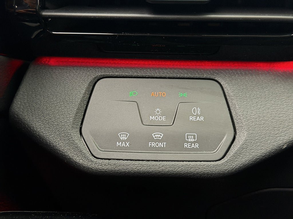 Vehicle Image 28