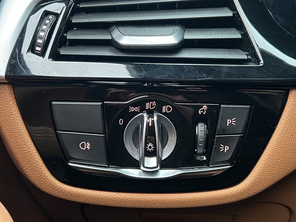 Vehicle Image 28