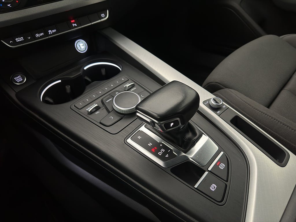 Vehicle Image 22