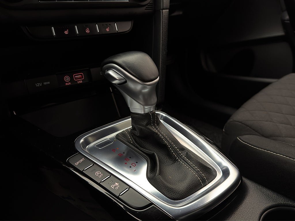Vehicle Image 25