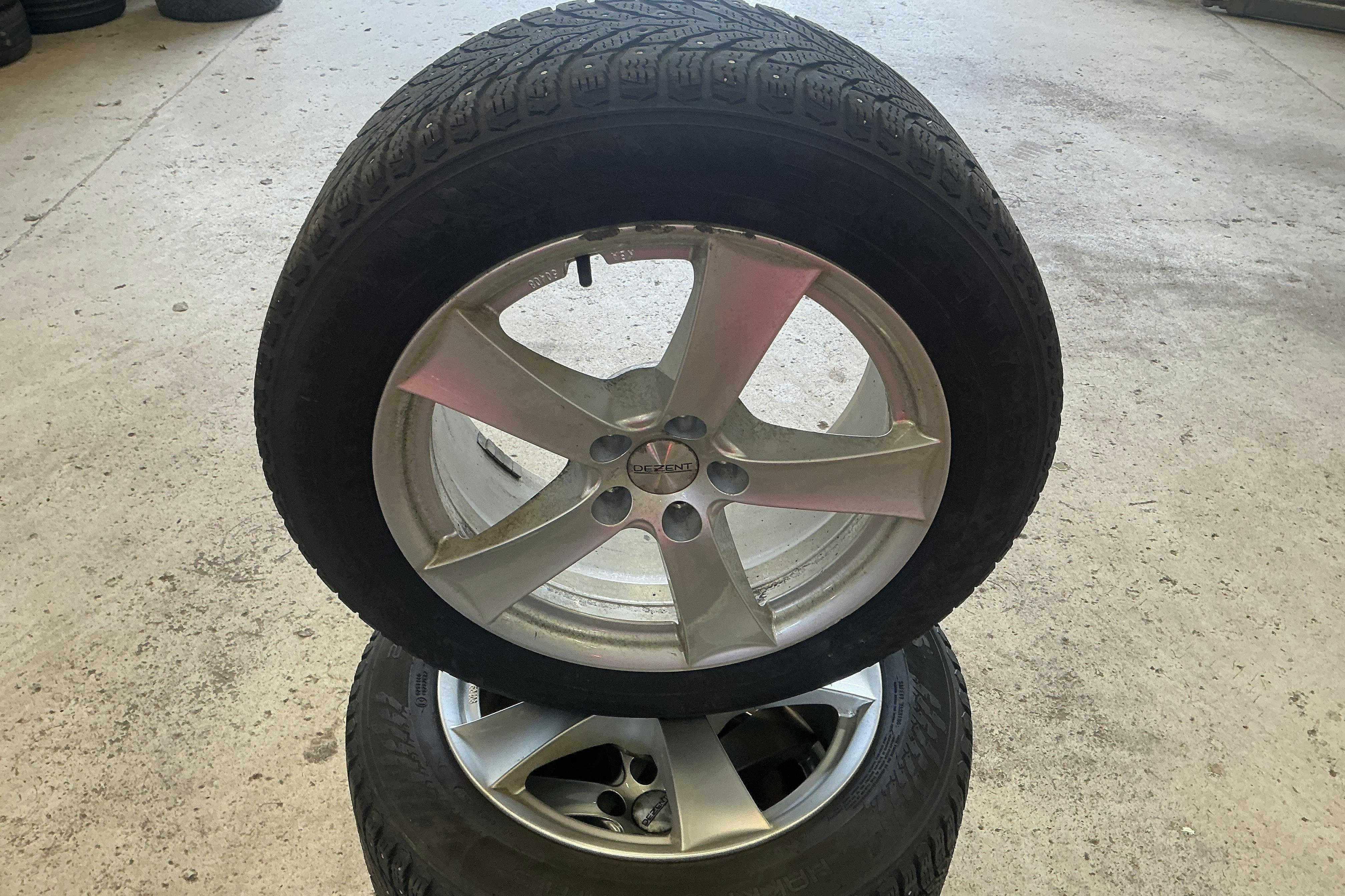 Vehicle Image 14