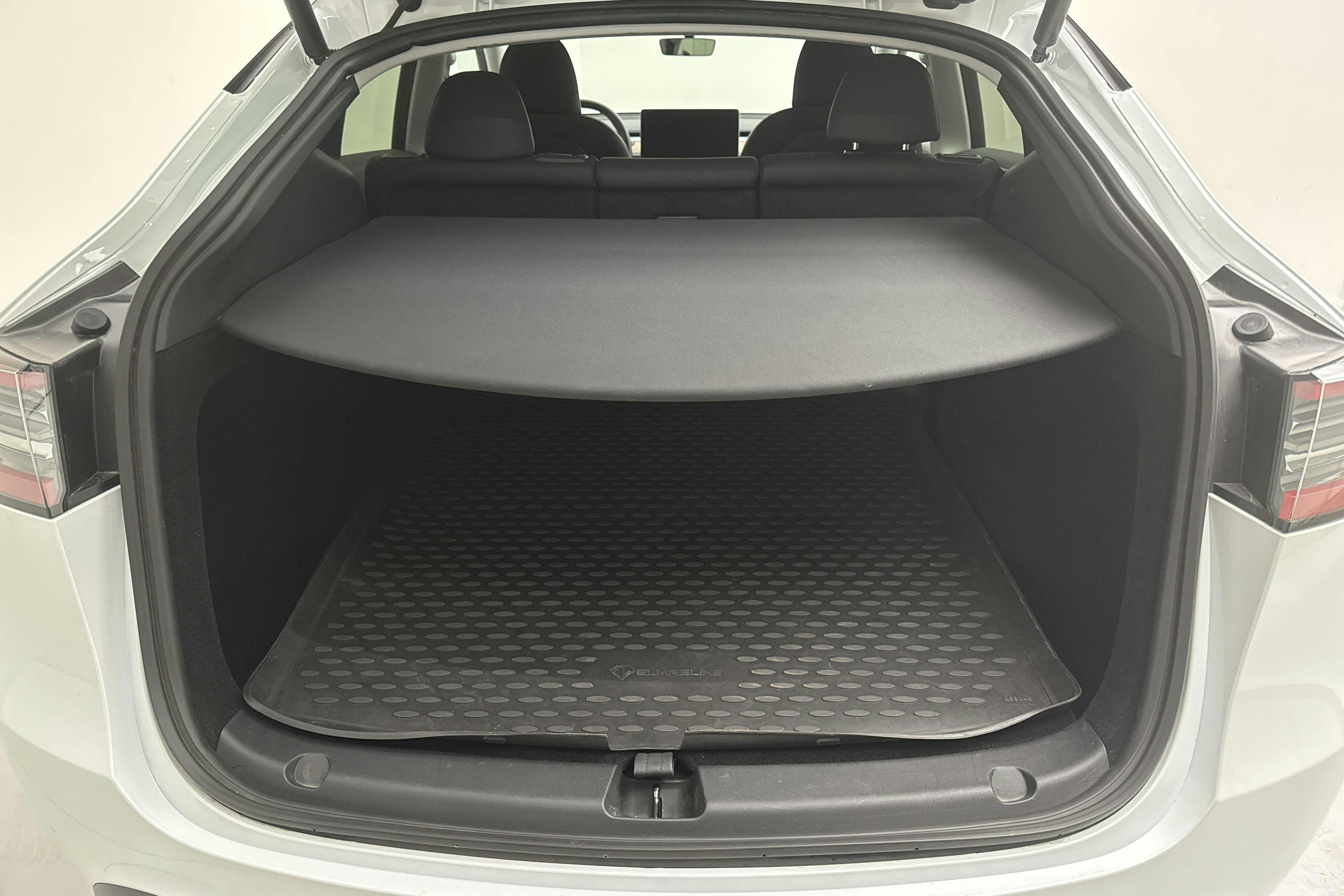 Vehicle Image 8