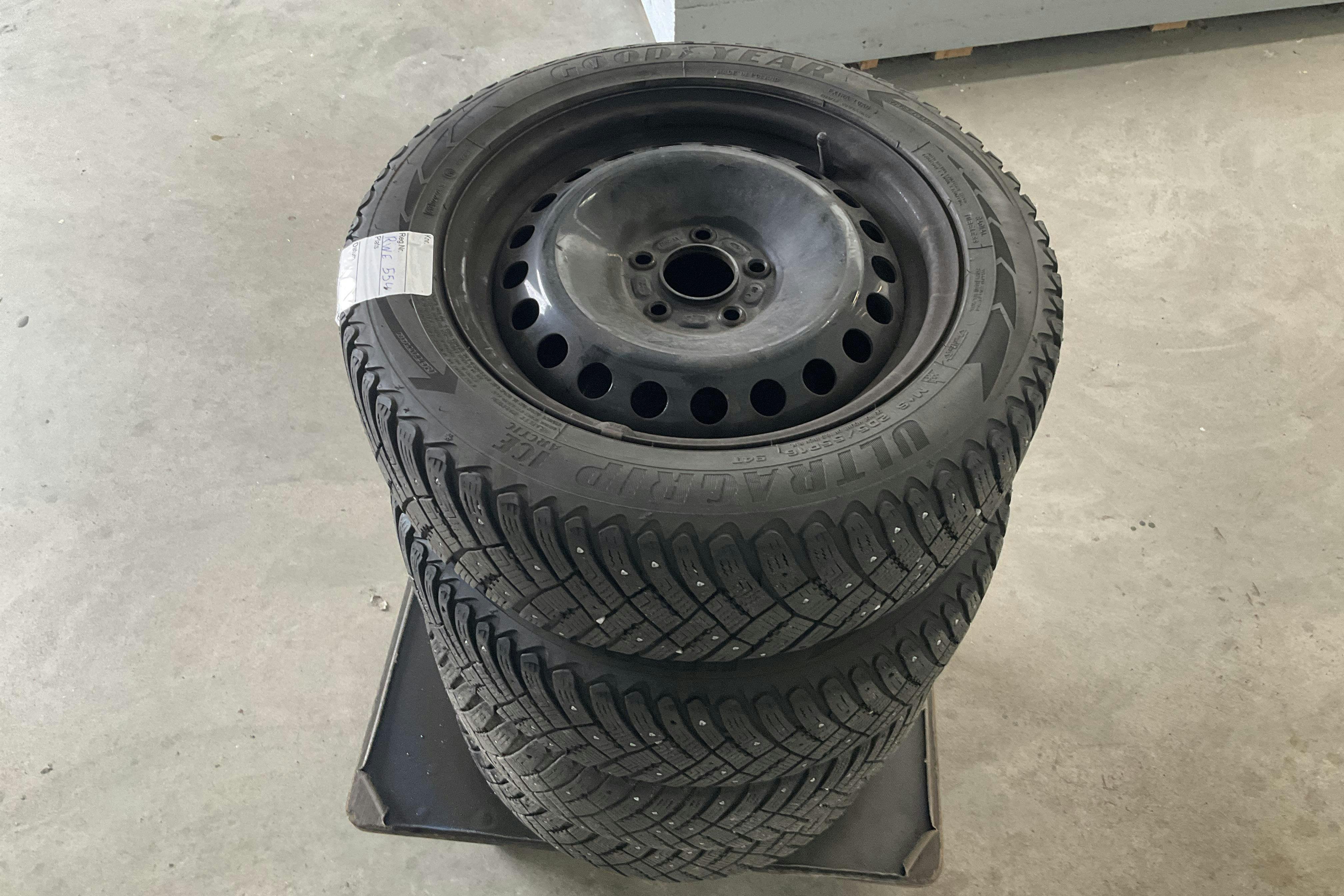 Vehicle Image 11