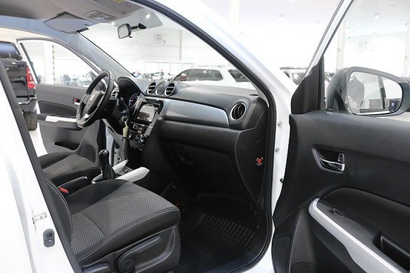 Vehicle Image 10