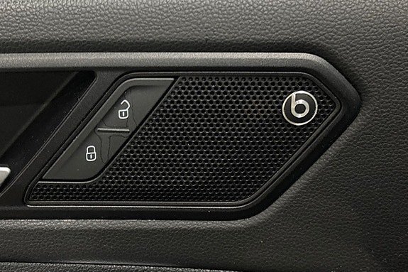 Vehicle Image 26