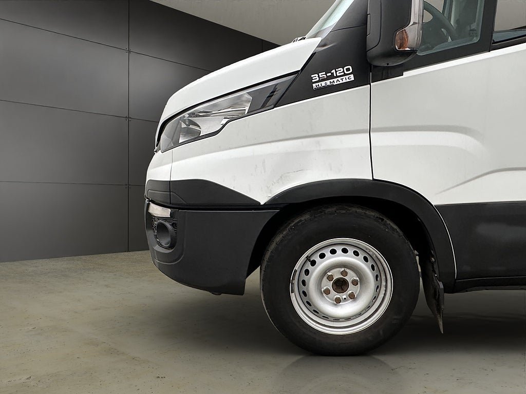 Vehicle Image 27