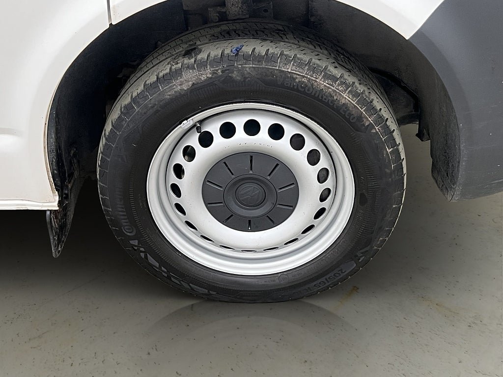Vehicle Image 38