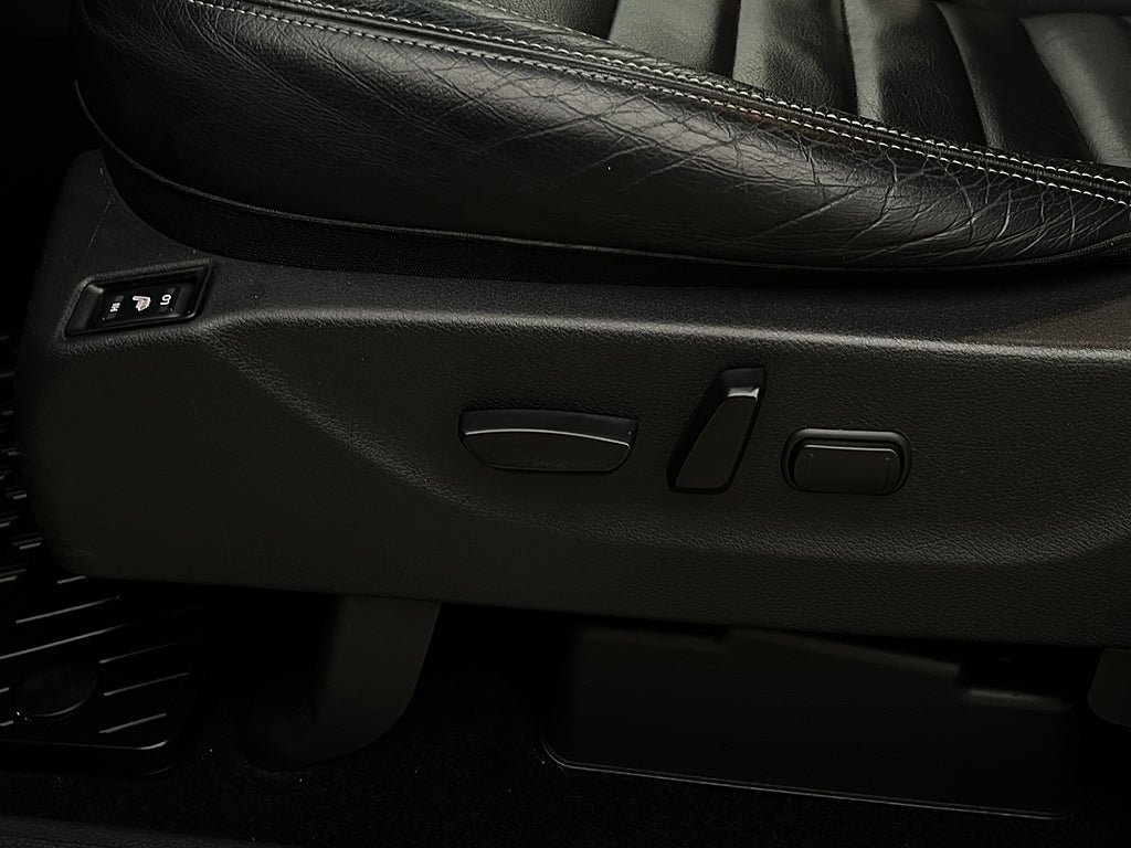 Vehicle Image 32