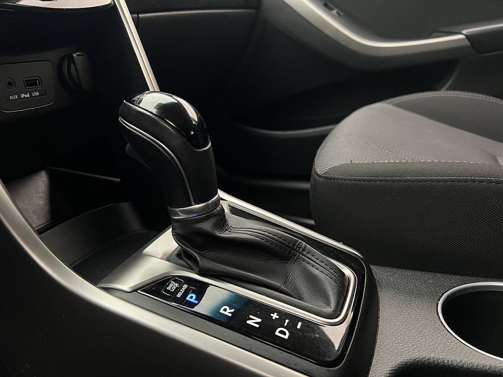 Vehicle Image 16