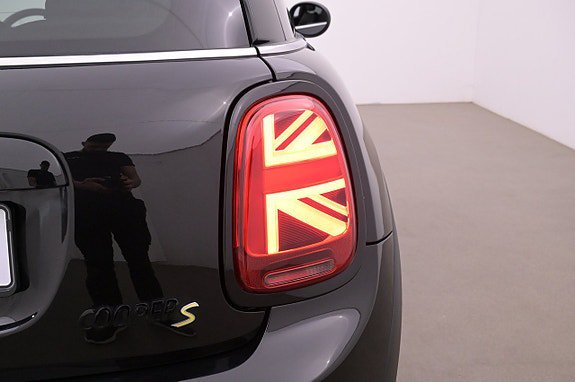 Vehicle Image 24