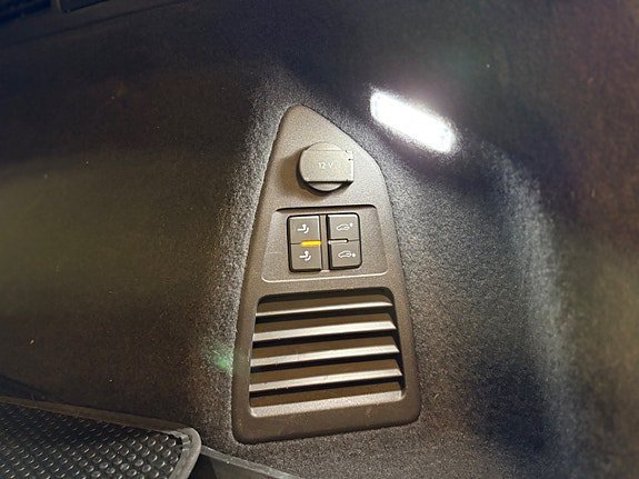 Vehicle Image 28