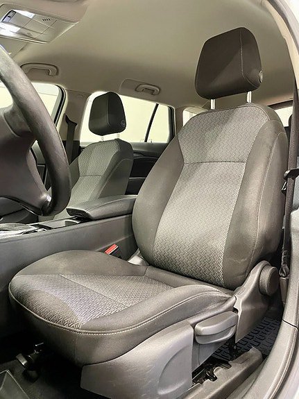 Vehicle Image 18