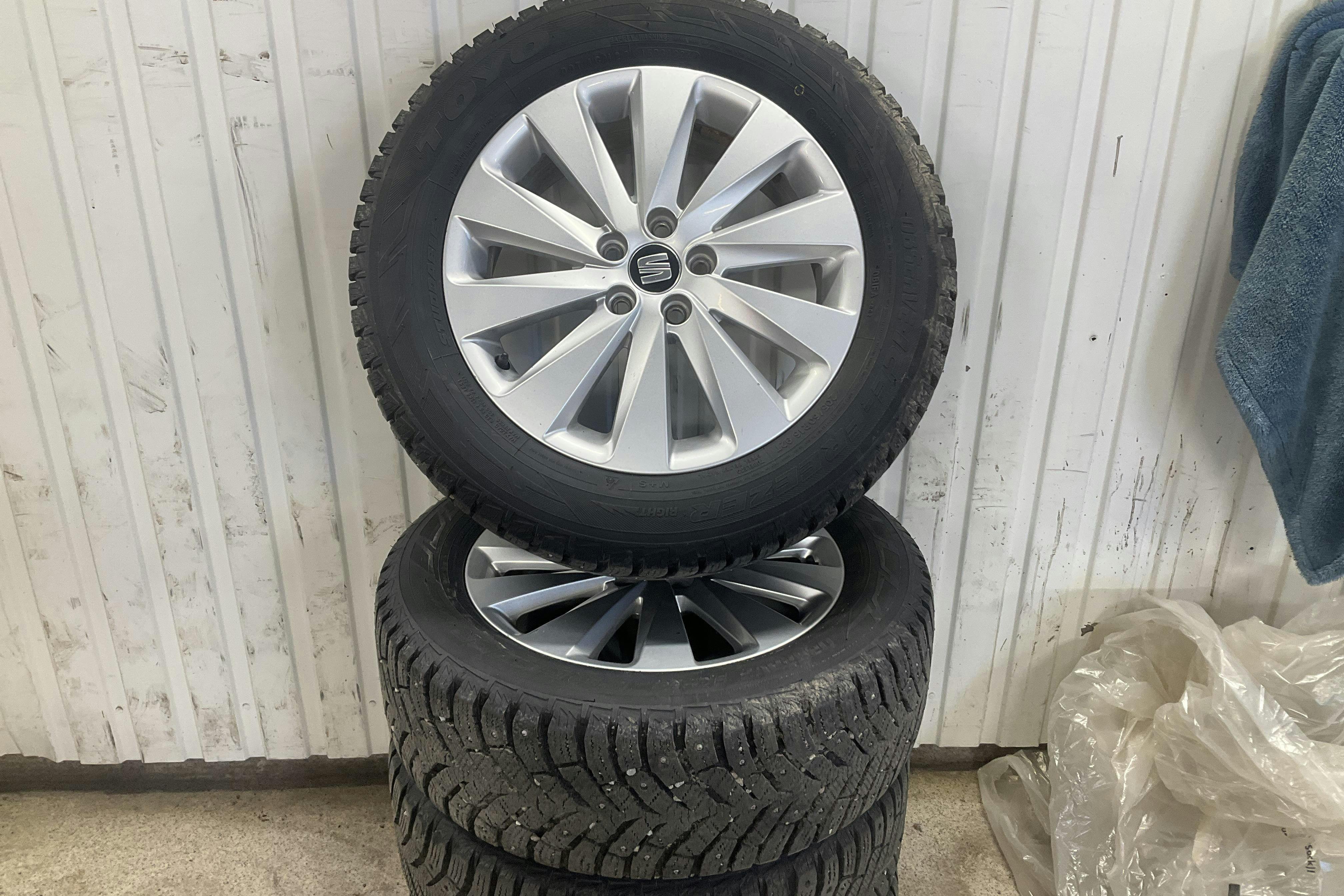Vehicle Image 12