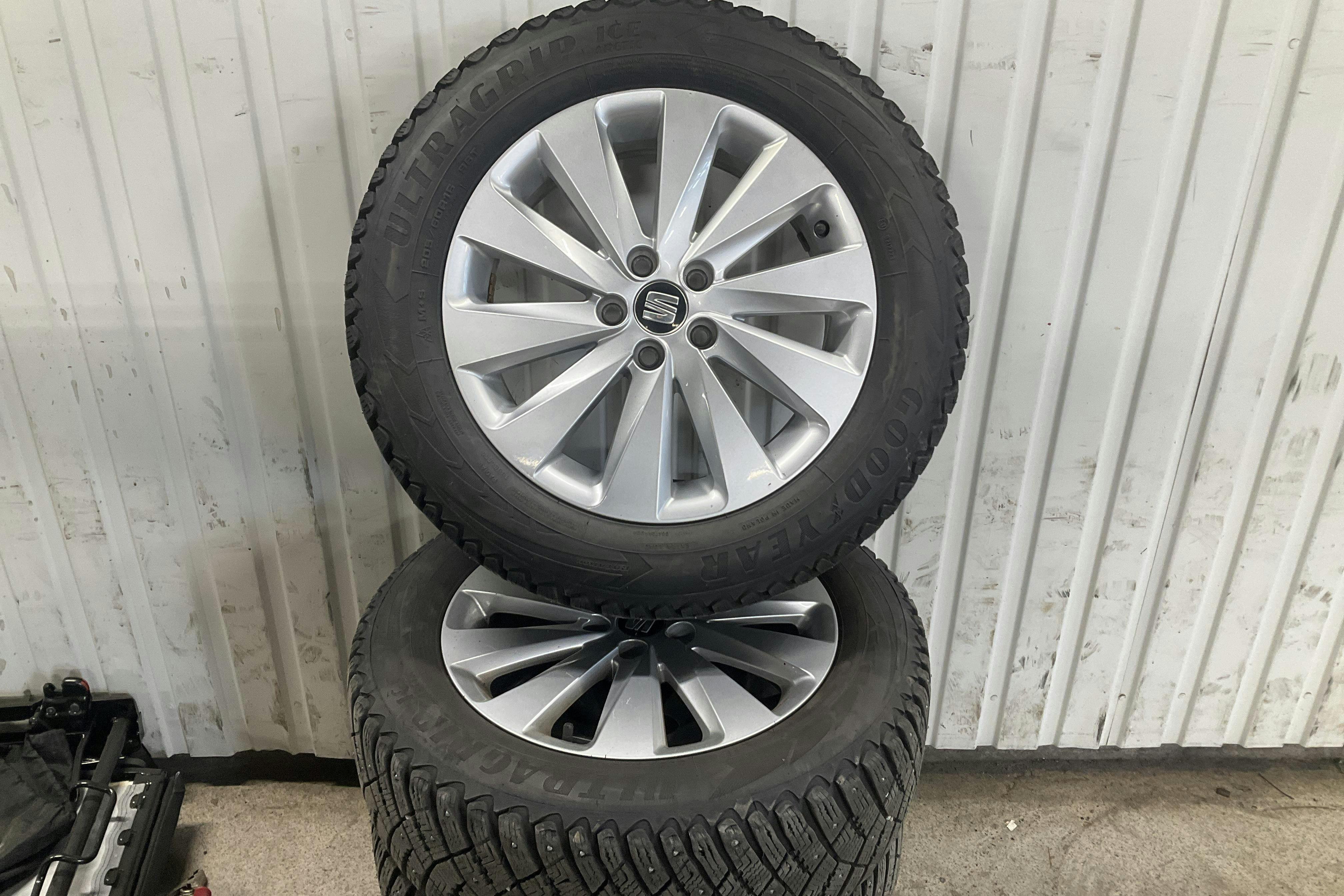 Vehicle Image 13