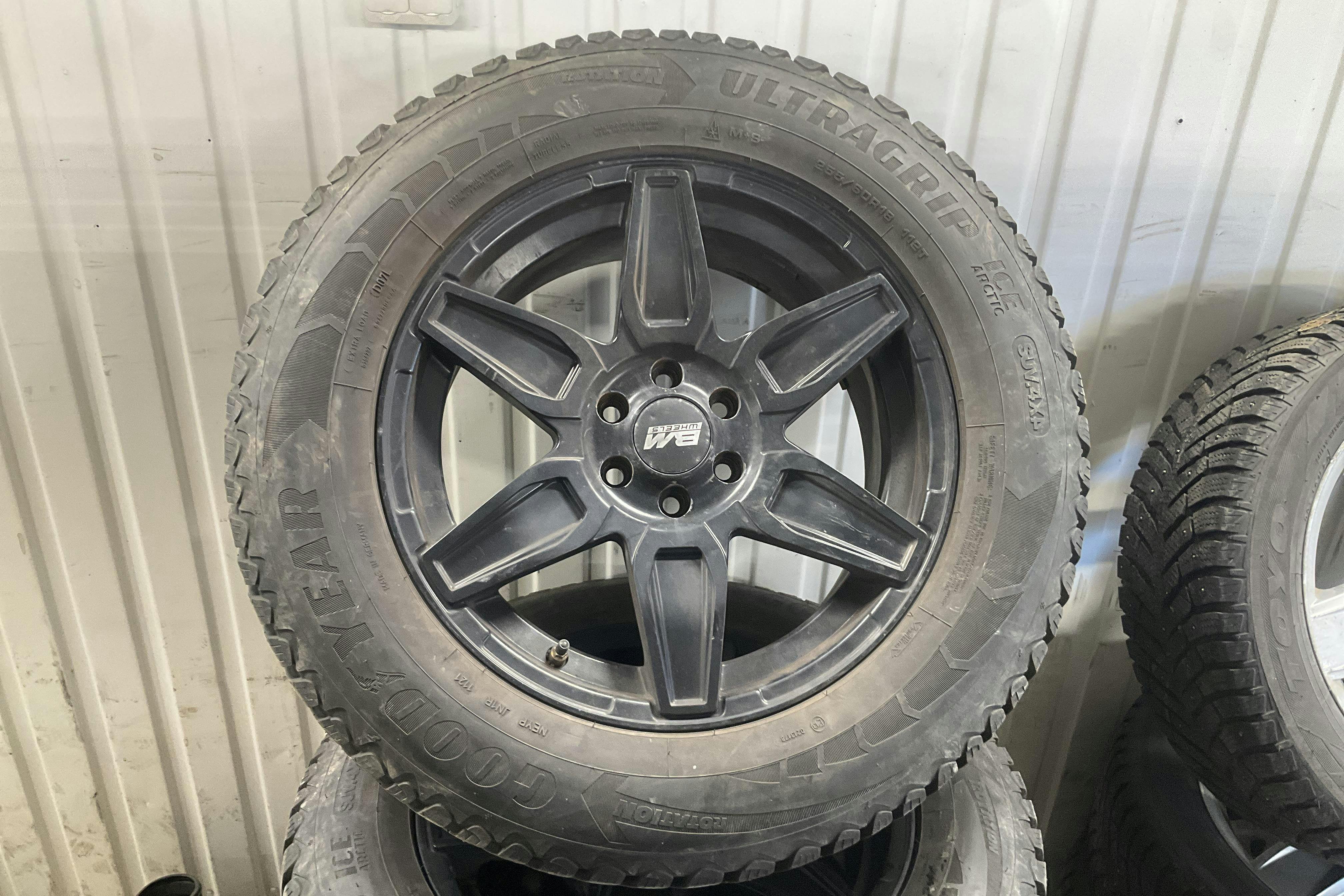 Vehicle Image 14