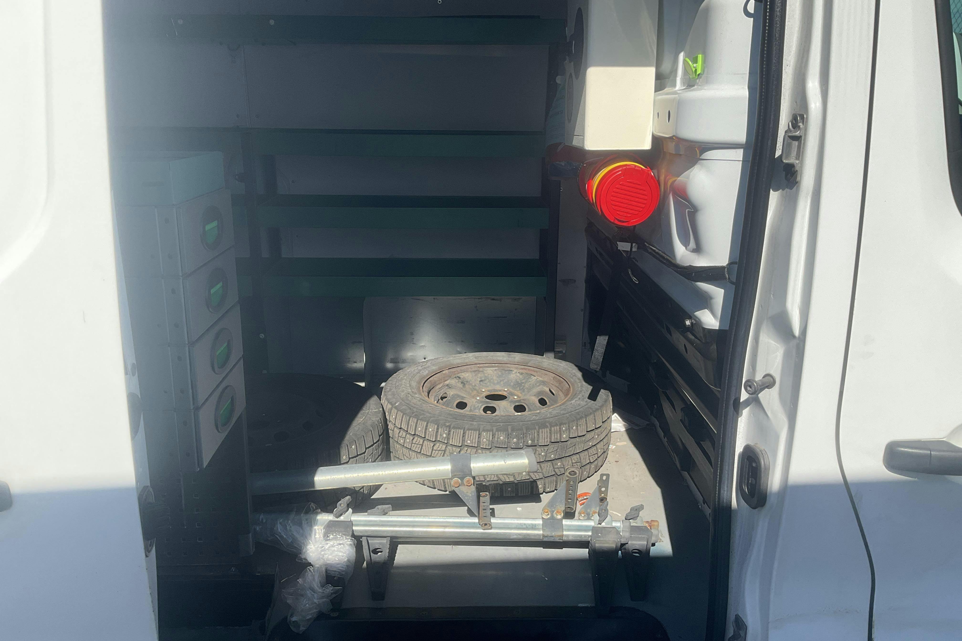 Vehicle Image 9