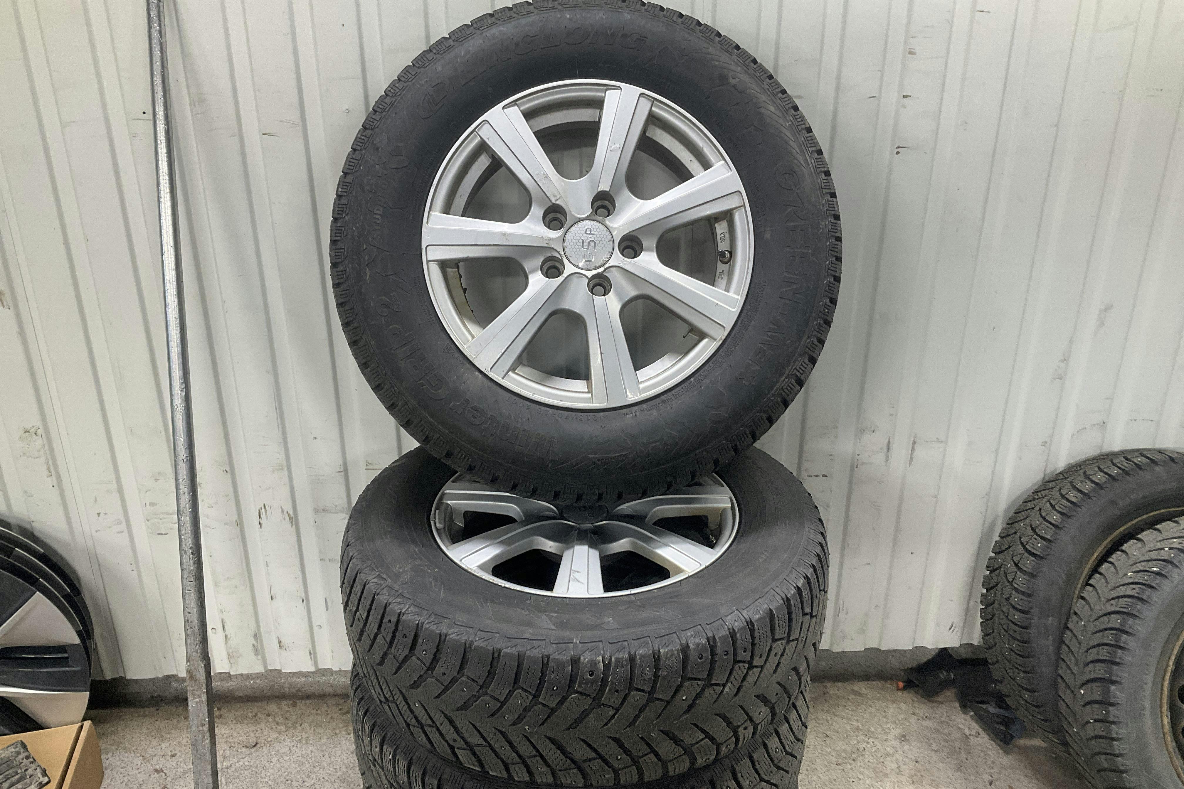 Vehicle Image 19