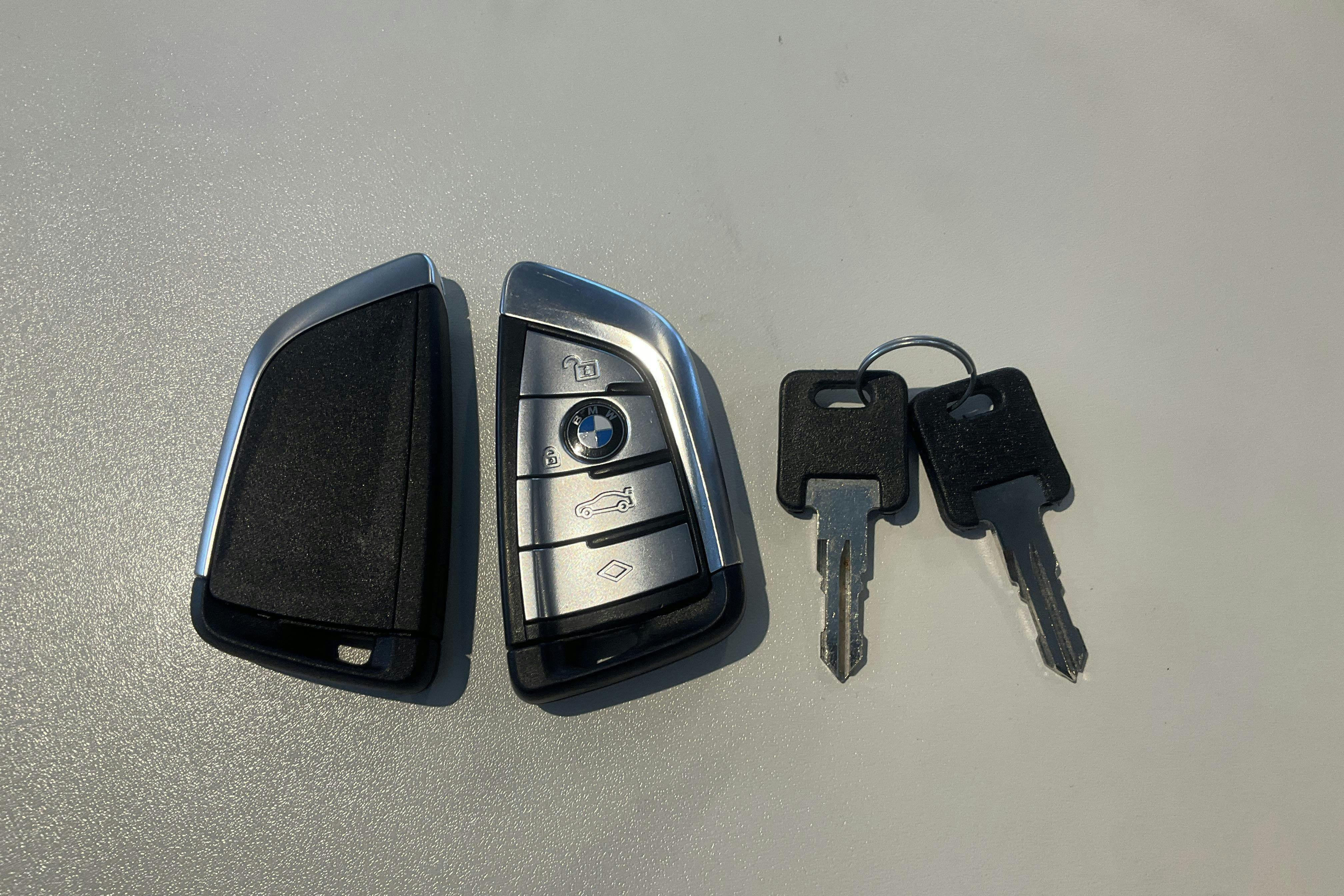Vehicle Image 21