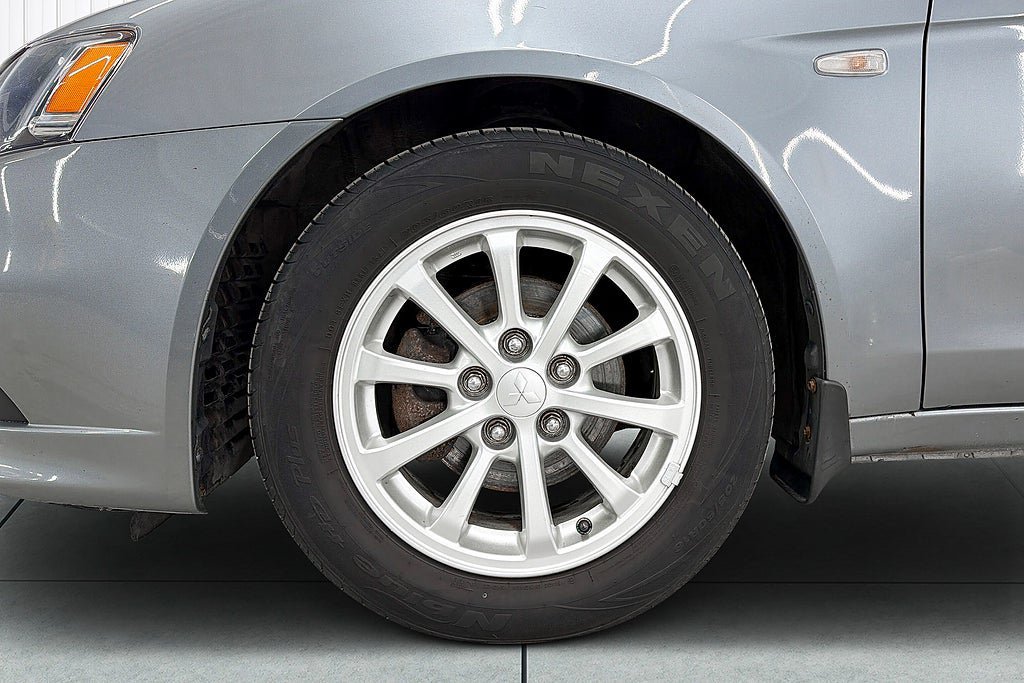Vehicle Image 7