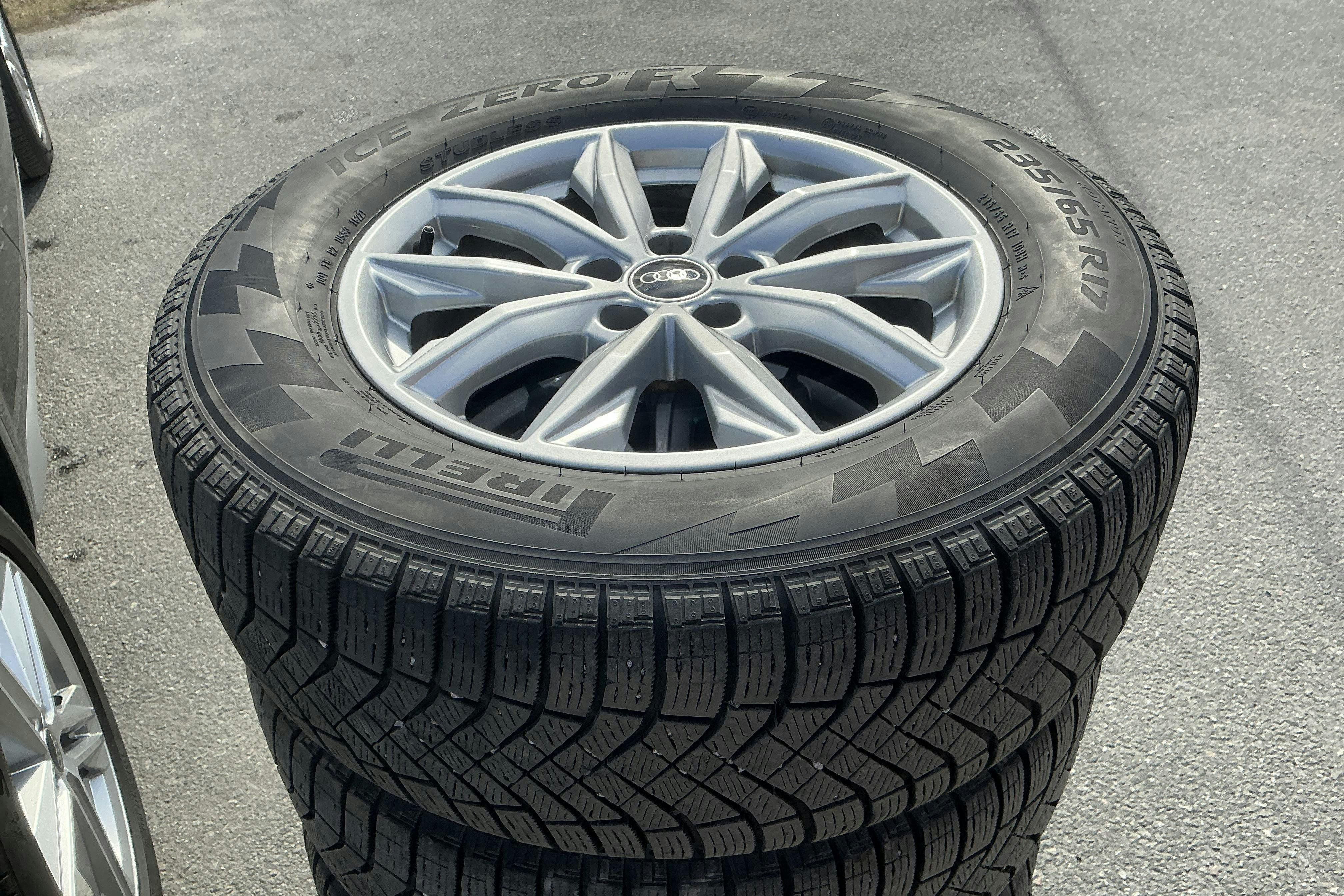Vehicle Image 14