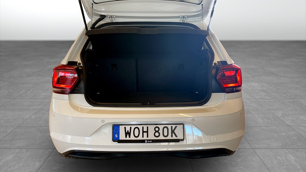 Vehicle Image 12