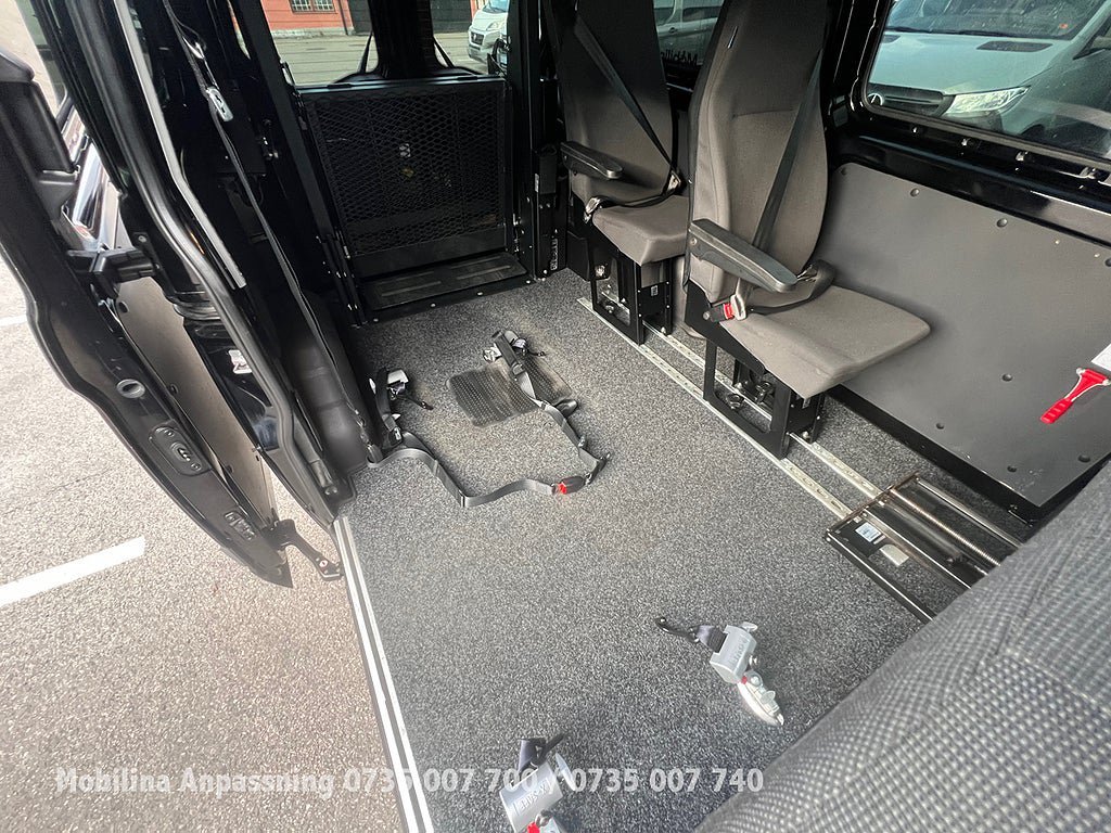 Vehicle Image 32