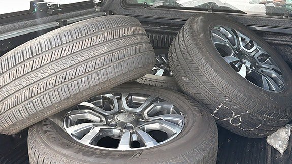 Vehicle Image 9