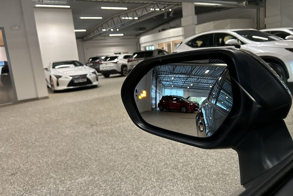 Vehicle Image 12