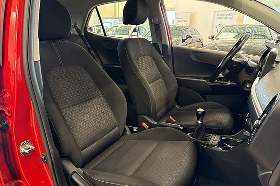 Vehicle Image 17